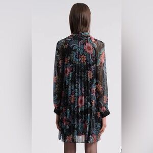 Molly Bracken floral pleated lined long sheer sleeve mini  swing dress small NWT